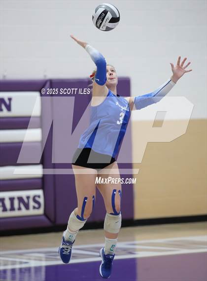 Thumbnail 3 in Gallia Academy vs Circleville (OHSAA D4 District Final) photogallery.