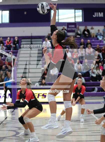Thumbnail 2 in Gallia Academy vs Circleville (OHSAA D4 District Final) photogallery.