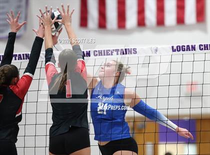 Thumbnail 2 in Gallia Academy vs Circleville (OHSAA D4 District Final) photogallery.