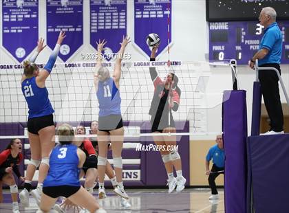 Thumbnail 3 in Gallia Academy vs Circleville (OHSAA D4 District Final) photogallery.