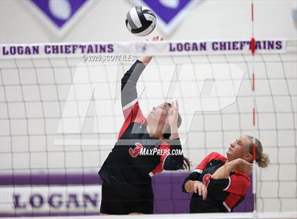 Thumbnail 1 in Gallia Academy vs Circleville (OHSAA D4 District Final) photogallery.