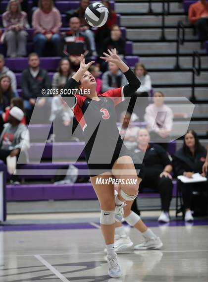 Thumbnail 1 in Gallia Academy vs Circleville (OHSAA D4 District Final) photogallery.