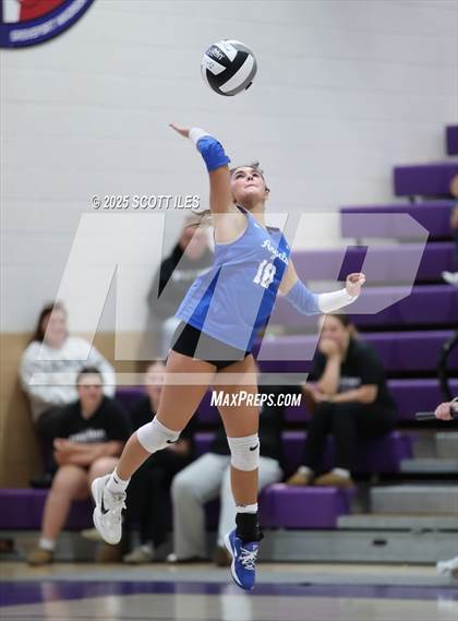 Thumbnail 3 in Gallia Academy vs Circleville (OHSAA D4 District Final) photogallery.