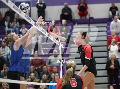 Thumbnail 2 in Gallia Academy vs Circleville (OHSAA D4 District Final) photogallery.