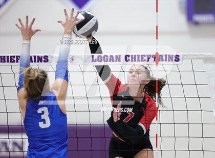 Thumbnail 2 in Gallia Academy vs Circleville (OHSAA D4 District Final) photogallery.