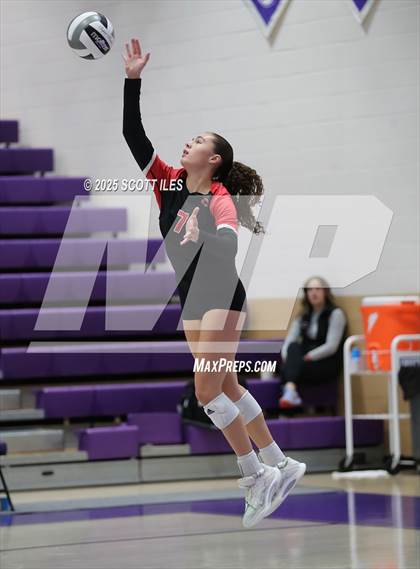 Thumbnail 3 in Gallia Academy vs Circleville (OHSAA D4 District Final) photogallery.