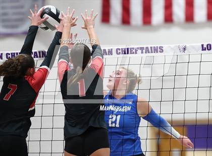 Thumbnail 3 in Gallia Academy vs Circleville (OHSAA D4 District Final) photogallery.
