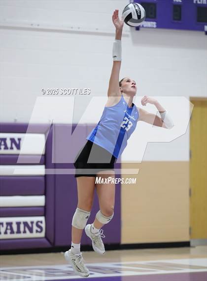 Thumbnail 3 in Gallia Academy vs Circleville (OHSAA D4 District Final) photogallery.