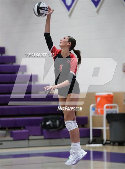 Thumbnail 2 in Gallia Academy vs Circleville (OHSAA D4 District Final) photogallery.
