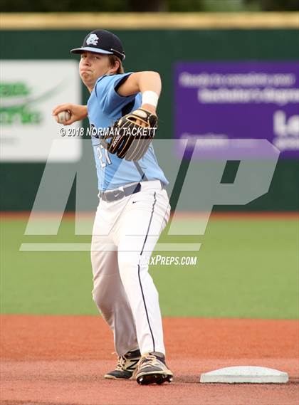 Thumbnail 2 in Riley County vs. Humboldt (KSHSAA 3A Quarterfinal) photogallery.
