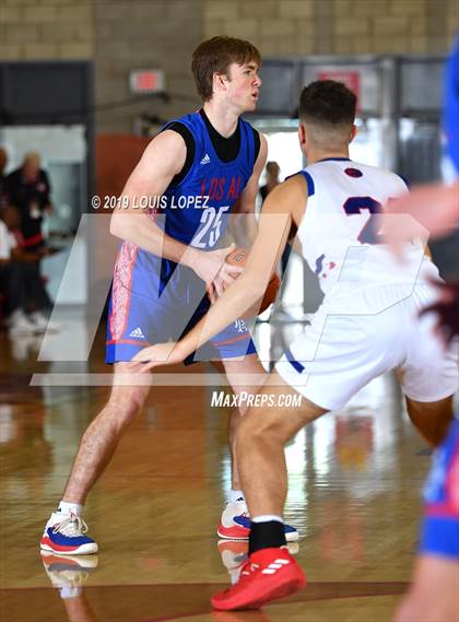 Thumbnail 3 in Los Altos vs. Los Alamitos (Nike Extravaganza) photogallery.