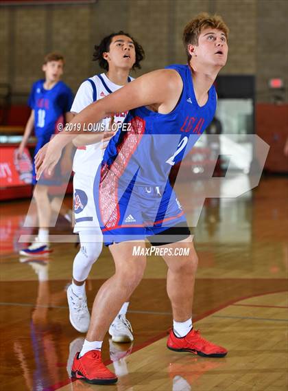Thumbnail 1 in Los Altos vs. Los Alamitos (Nike Extravaganza) photogallery.