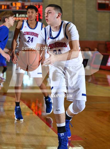Thumbnail 3 in Los Altos vs. Los Alamitos (Nike Extravaganza) photogallery.