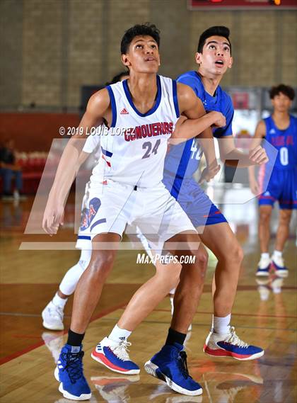 Thumbnail 1 in Los Altos vs. Los Alamitos (Nike Extravaganza) photogallery.