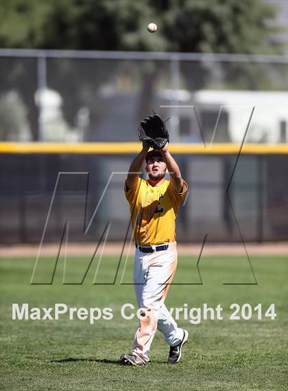 Thumbnail 3 in Pueblo vs. Eastwood (Panther Invitational) photogallery.