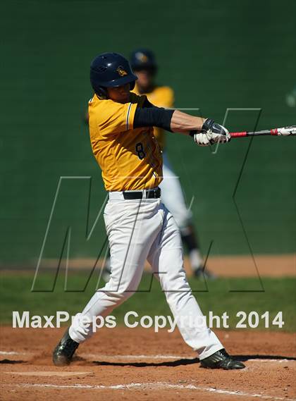 Thumbnail 2 in Pueblo vs. Eastwood (Panther Invitational) photogallery.