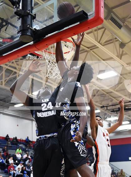 Thumbnail 2 in Lee vs. Blackman photogallery.