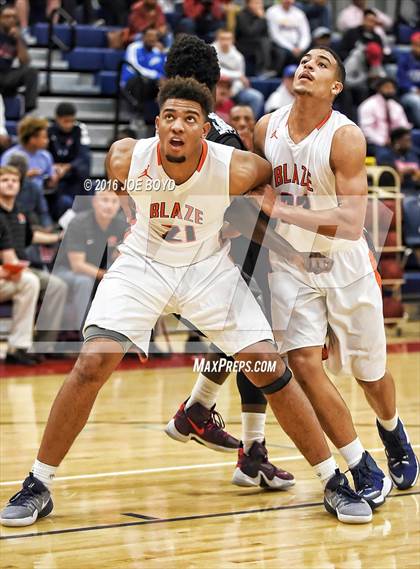 Thumbnail 3 in Lee vs. Blackman photogallery.