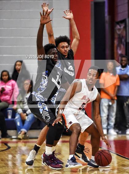 Thumbnail 3 in Lee vs. Blackman photogallery.
