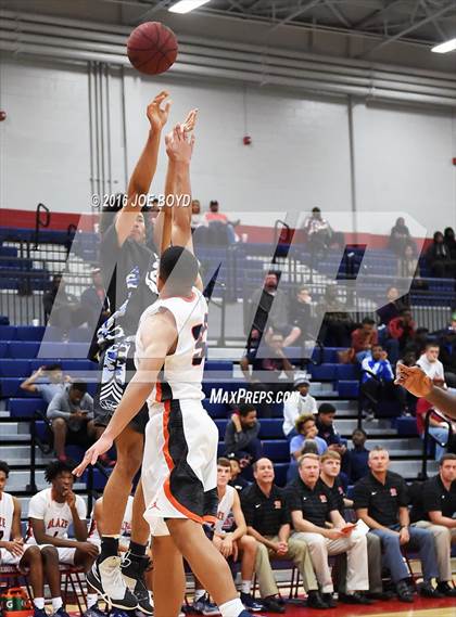 Thumbnail 1 in Lee vs. Blackman photogallery.