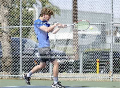 Thumbnail 3 in Viewpoint@Windward photogallery.