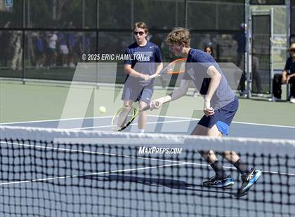 Thumbnail 3 in Viewpoint@Windward photogallery.