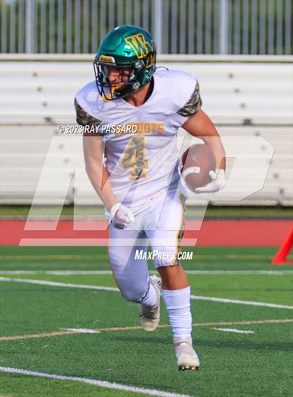 Thumbnail 3 in Ward Melville vs William Floyd photogallery.