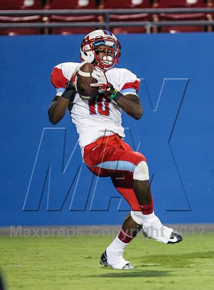 Thumbnail 1 in The Woodlands vs. Skyline (Dallas) photogallery.