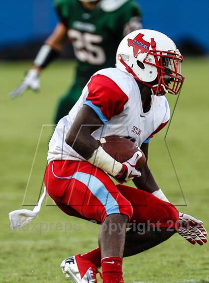 Thumbnail 1 in The Woodlands vs. Skyline (Dallas) photogallery.