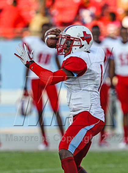 Thumbnail 3 in The Woodlands vs. Skyline (Dallas) photogallery.