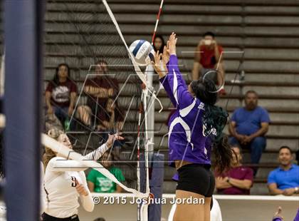 Thumbnail 2 in Brackenridge @ Highlands photogallery.