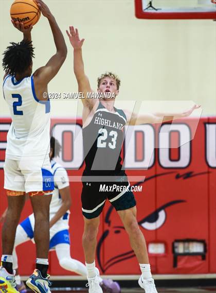 Thumbnail 1 in Highland vs Windward (Take Flight Challenge) photogallery.