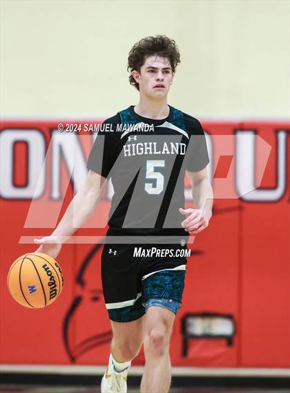 Thumbnail 1 in Highland vs Windward (Take Flight Challenge) photogallery.