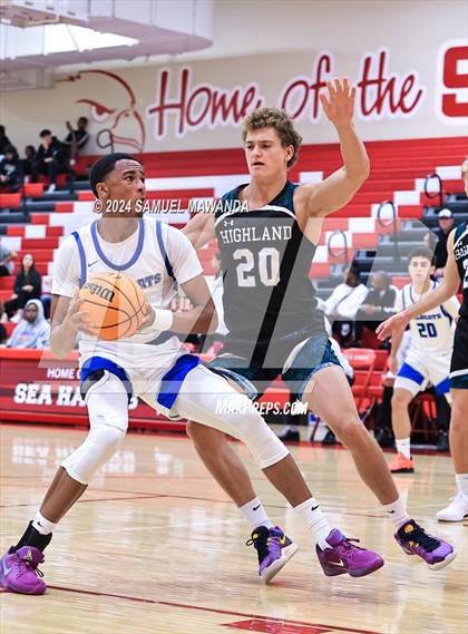 Thumbnail 2 in Highland vs Windward (Take Flight Challenge) photogallery.