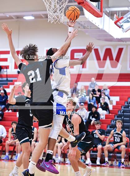 Thumbnail 3 in Highland vs Windward (Take Flight Challenge) photogallery.