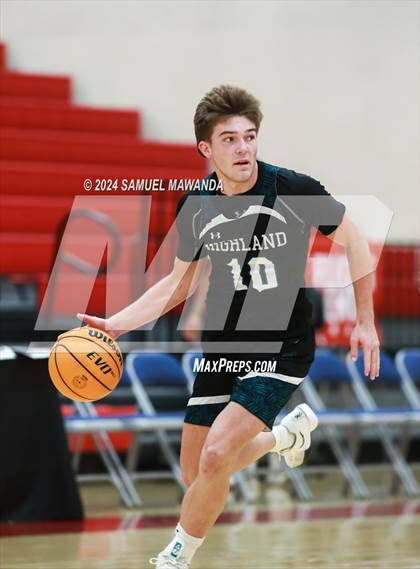 Thumbnail 1 in Highland vs Windward (Take Flight Challenge) photogallery.