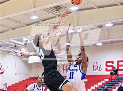 Thumbnail 1 in Highland vs Windward (Take Flight Challenge) photogallery.