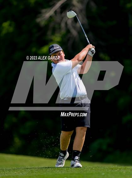 Thumbnail 3 in UIL 1A Boys Golf Finals Round 2 photogallery.