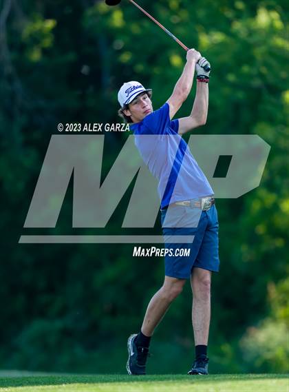 Thumbnail 2 in UIL 1A Boys Golf Finals Round 2 photogallery.
