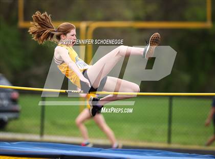 Thumbnail 1 in Kentucky Country Day Quad Meet photogallery.