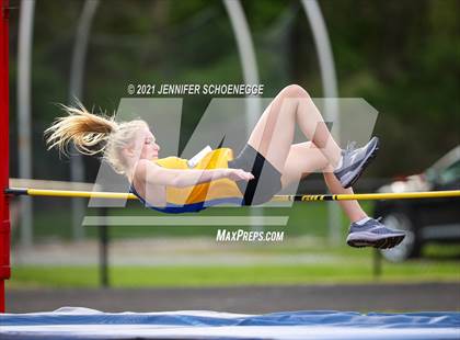 Thumbnail 2 in Kentucky Country Day Quad Meet photogallery.