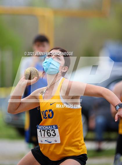 Thumbnail 1 in Kentucky Country Day Quad Meet photogallery.