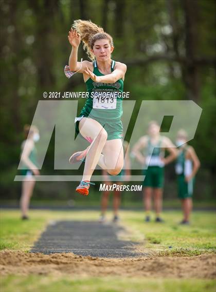 Thumbnail 3 in Kentucky Country Day Quad Meet photogallery.