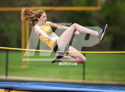 Thumbnail 3 in Kentucky Country Day Quad Meet photogallery.