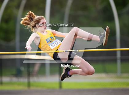 Thumbnail 3 in Kentucky Country Day Quad Meet photogallery.