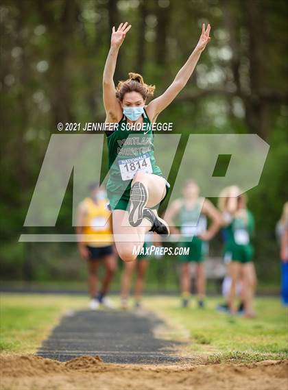 Thumbnail 1 in Kentucky Country Day Quad Meet photogallery.