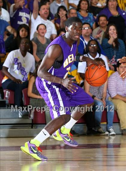 Thumbnail 2 in Bell vs. Grant (CIF LA City Section Final) photogallery.
