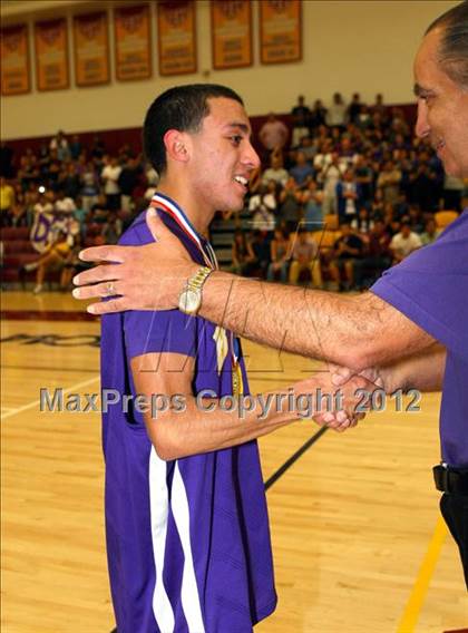 Thumbnail 2 in Bell vs. Grant (CIF LA City Section Final) photogallery.