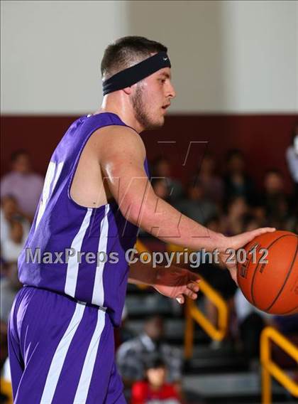 Thumbnail 1 in Bell vs. Grant (CIF LA City Section Final) photogallery.