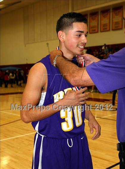 Thumbnail 3 in Bell vs. Grant (CIF LA City Section Final) photogallery.